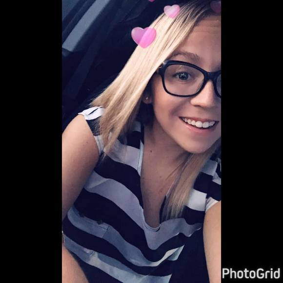 Meet your Posher, Alexis - Picture 1 of 1